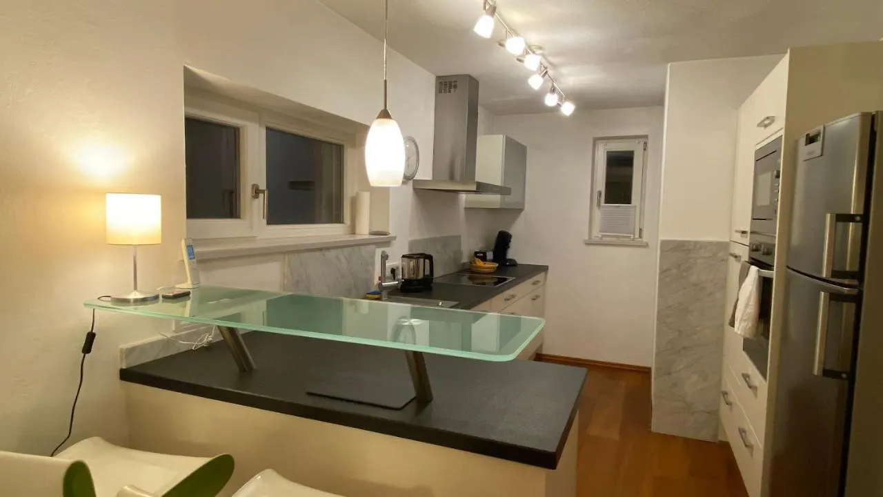 Apartman Fewo Luxus Wohnung Im Eigenen Ferienhaus, 120 Qm, Naehe Regensburg Mit Balkon, Terrasse & Garten, Gute Zuganbindung Laber