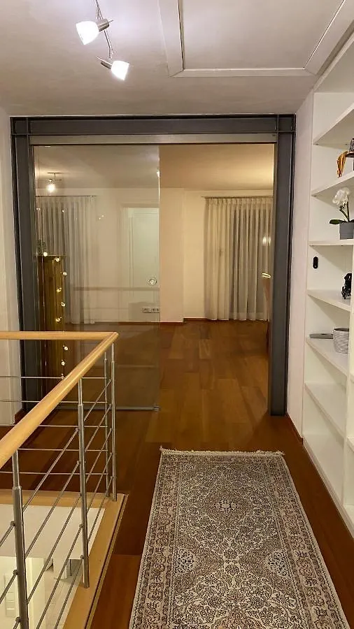 Fewo Luxus Wohnung Im Eigenen Ferienhaus, 120 Qm, Naehe Regensburg Mit Balkon, Terrasse & Garten, Gute Zuganbindung Laber Apartman