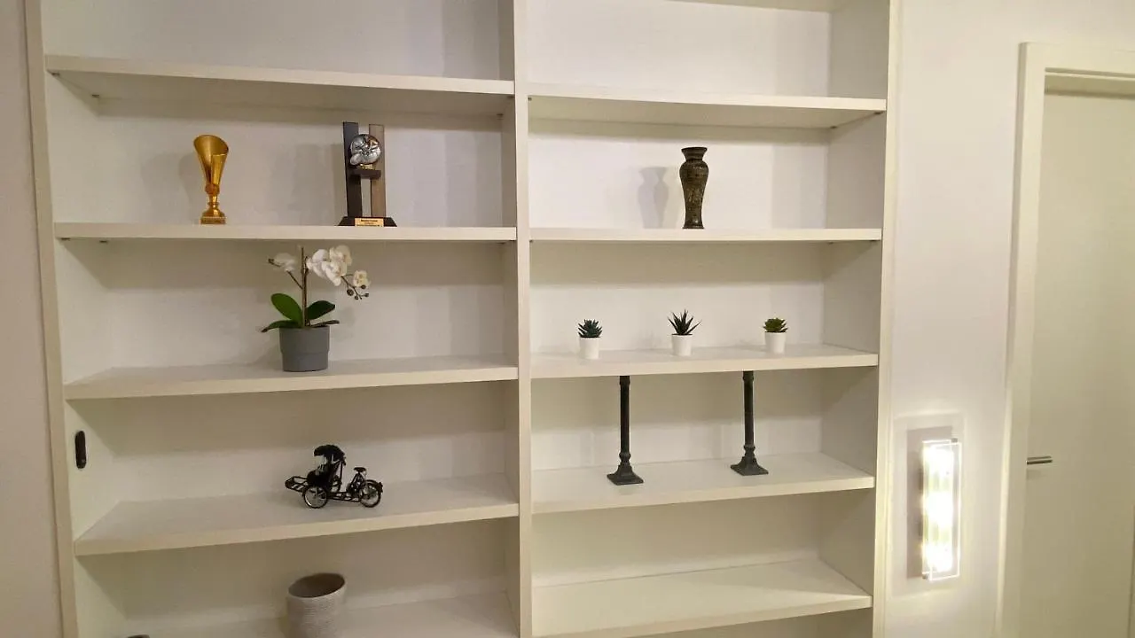 Apartman Fewo Luxus Wohnung Im Eigenen Ferienhaus, 120 Qm, Naehe Regensburg Mit Balkon, Terrasse & Garten, Gute Zuganbindung Laber